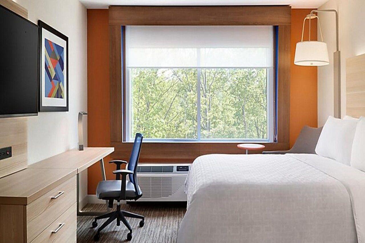 Holiday Inn Express & Suites Woodside Laguardia Airport New York Exterior photo