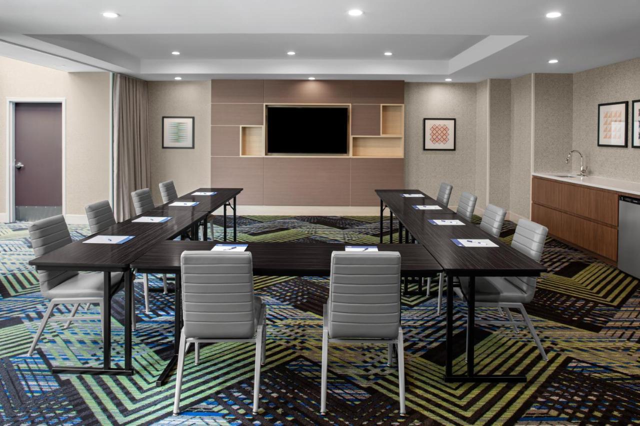 Holiday Inn Express & Suites Woodside Laguardia Airport New York Exterior photo