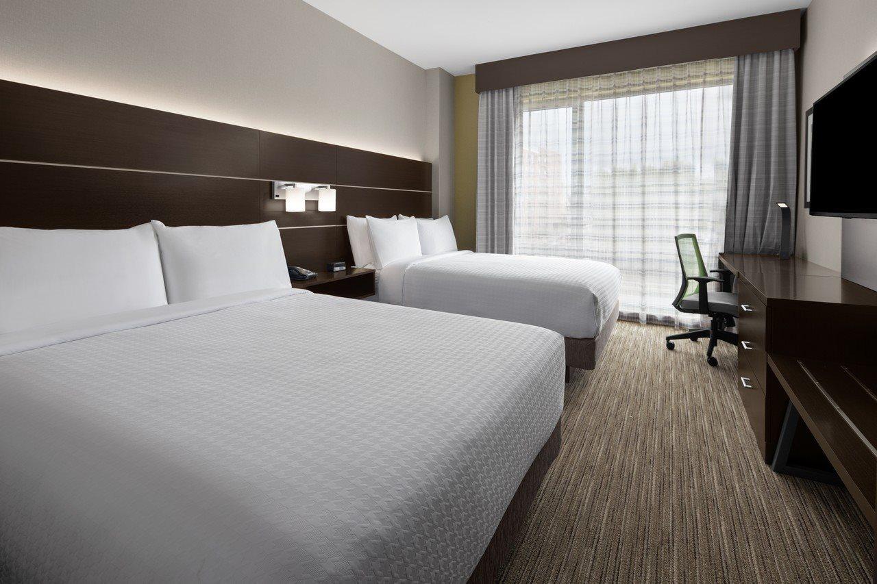 Holiday Inn Express & Suites Woodside Laguardia Airport New York Exterior photo